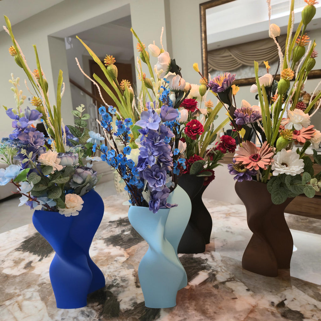 Wobbly Vase – Minimalist Decorative Flower Vase for Home, Shelf & Table Decor